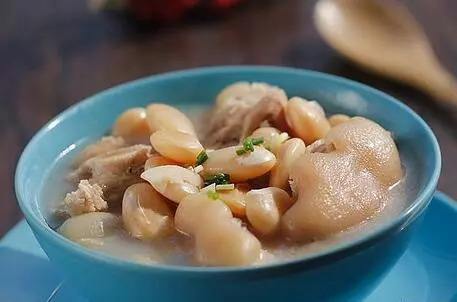 炒菜喜欢冒烟爆炒？别小看厨房油烟的危害
