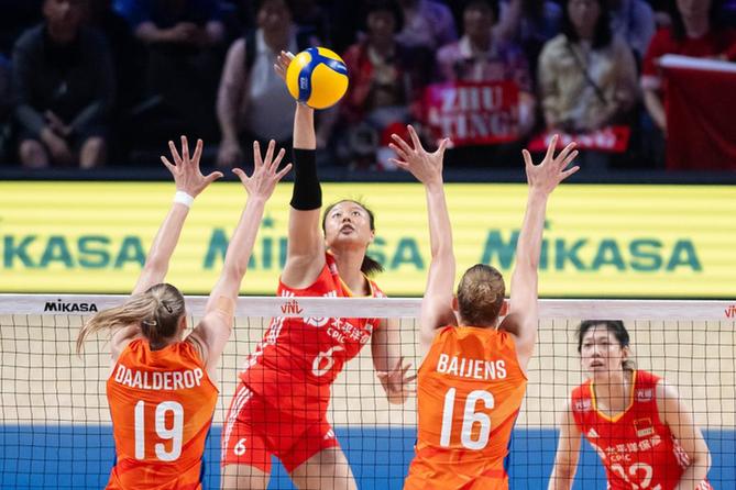 世界女排联赛中国澳门站:中国队逆转荷兰队