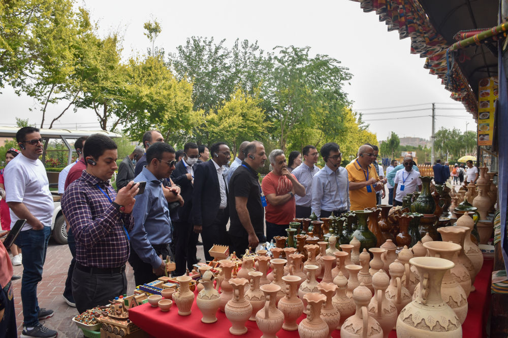 习近平主席在中阿合作论坛第十届部长级会议开幕式上的主旨讲话为中阿团结合作注入力量