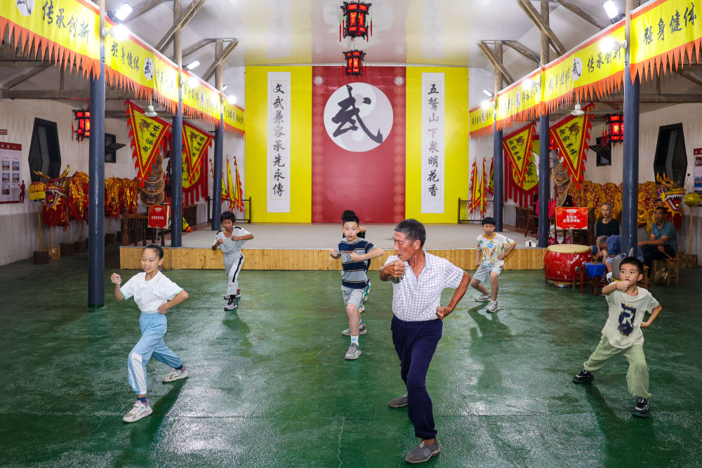 文化中国行·传统村落人文影像志｜花明泉村：会稽山麓揆文奋武的江南古村