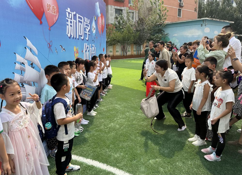 心意满满 创意无限——开学季迎新观察