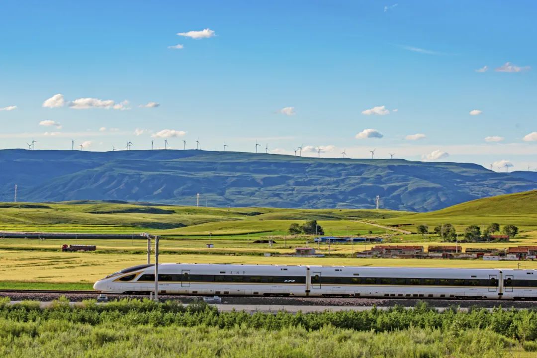 中国铁路营业里程突破16万公里! 中国铁路营业里程突破16万公里!