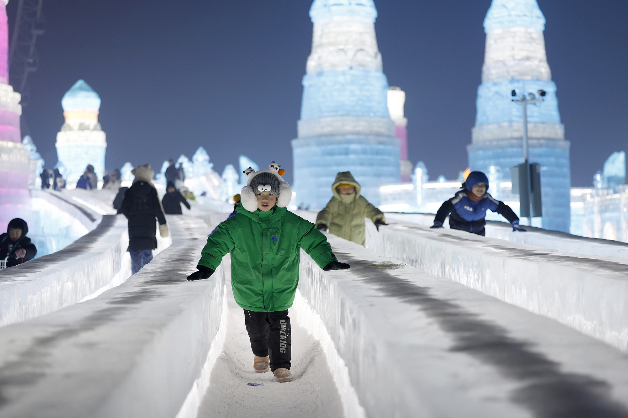 【央广时评】“冷资源”孕育“热动能” 激发冰雪经济新活力