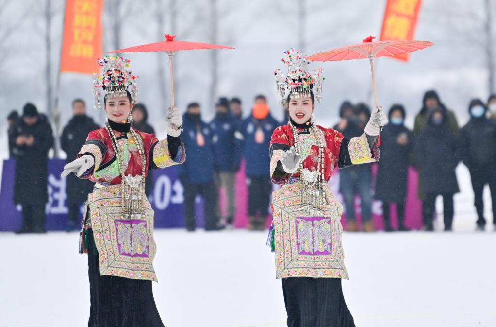 新华全媒+丨跨越3000公里，赴一场雪地版“村超”之约