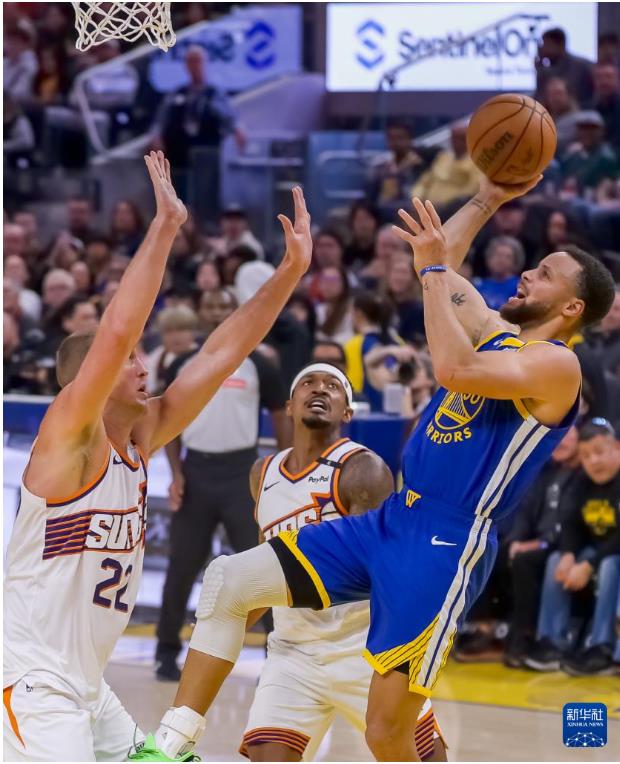 篮球——NBA常规赛：勇士胜太阳