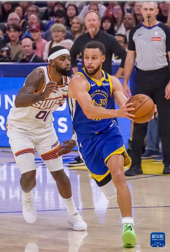 篮球——NBA常规赛：勇士胜太阳