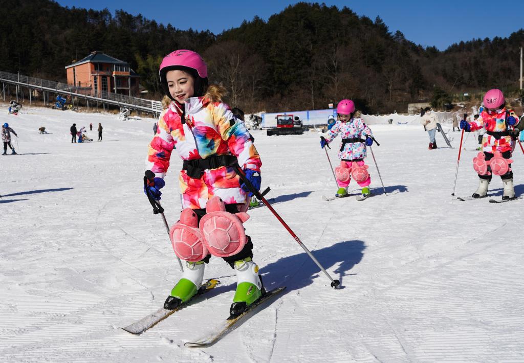 2025安徽省快乐健身大众冰雪季活动启动