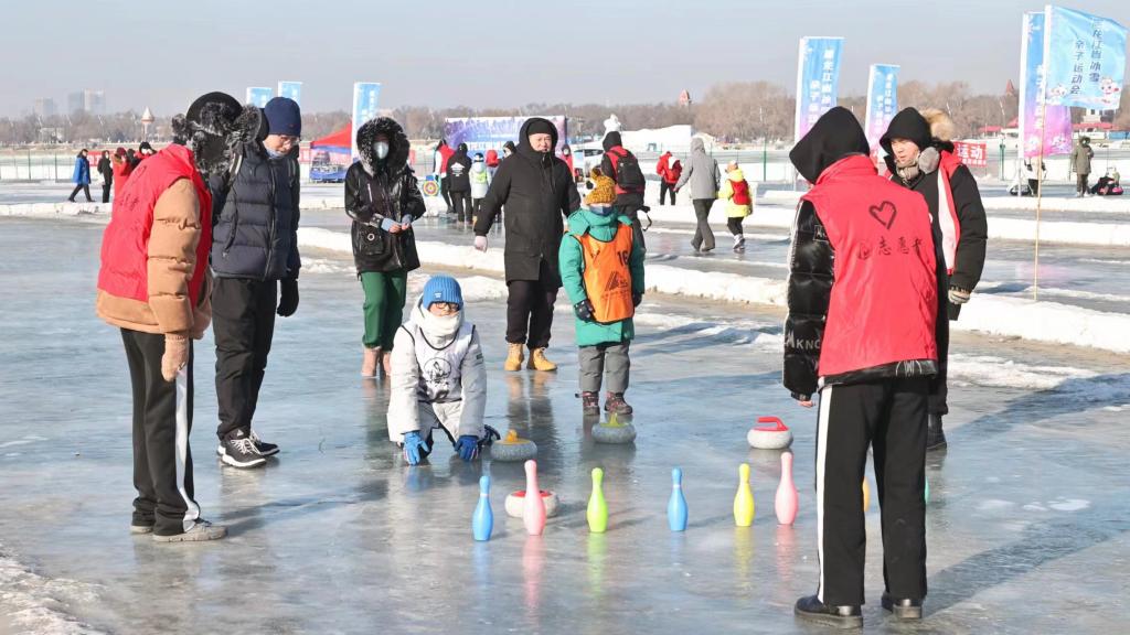 追光丨当“尔滨”遇到亚冬 冰雪还能这么玩