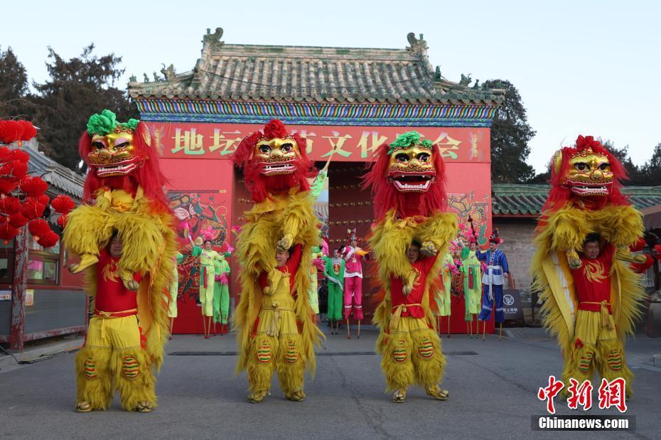 热闹非凡 各地民众欢天喜地过大年