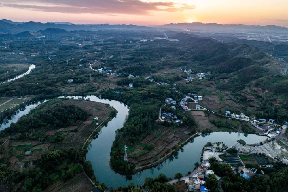 镜观·回响丨荆楚文脉长 大江孕新章 镜观·回响丨荆楚文脉长 大江孕新章