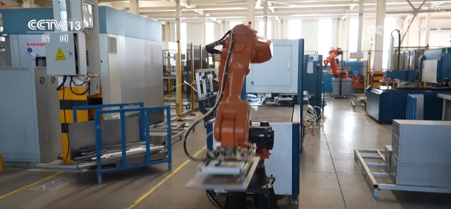 生产忙、订单增!企业开辟“新赛道”吸引海外客商不远千里来“探厂”