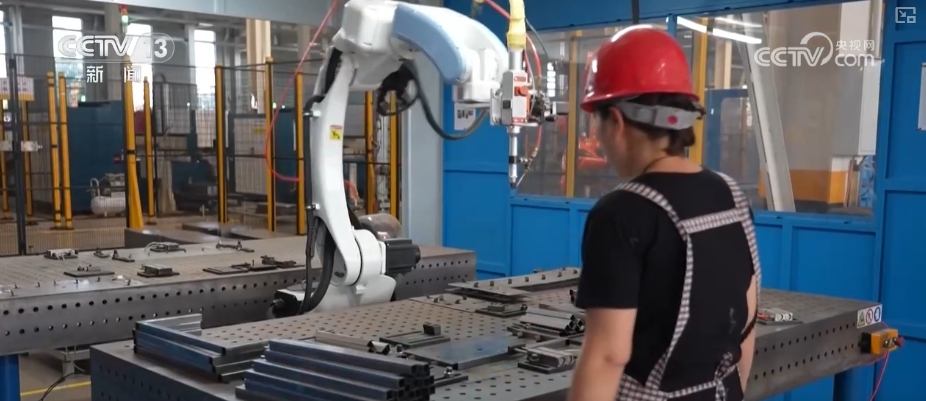 生产忙、订单增!企业开辟“新赛道”吸引海外客商不远千里来“探厂”