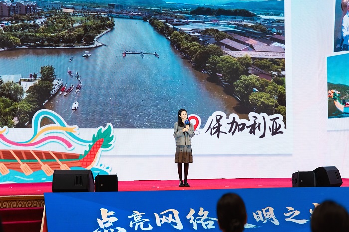 “点亮网络文明之光”2025年网上主题宣传活动启动 果小桃分享《照亮乡土,连接世界》