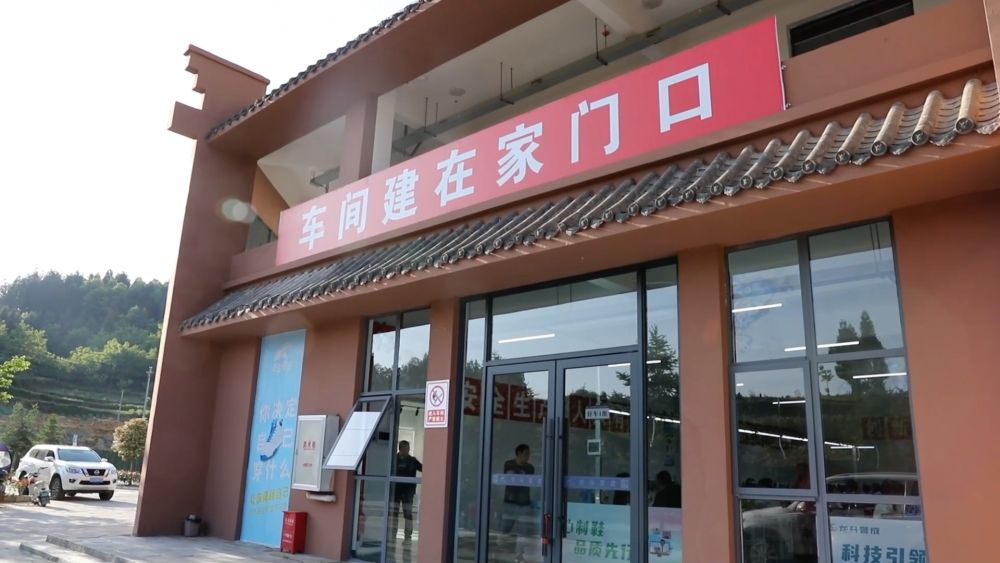 新华视点｜多措并举打好稳就业“组合拳”