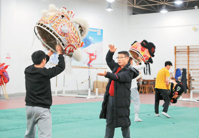 用舞狮架起文化交流之桥