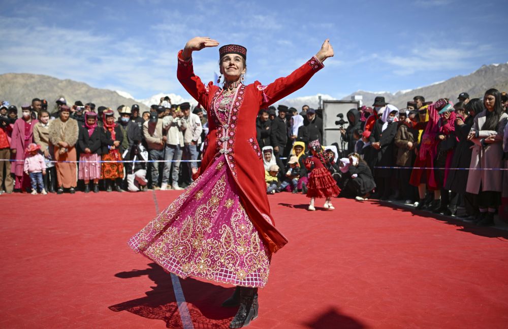 跟着环塔游新疆|喀什篇:穿古城,触云端,天地大美 跟着环塔游新疆|喀什篇:穿古城,触云端,天地大美