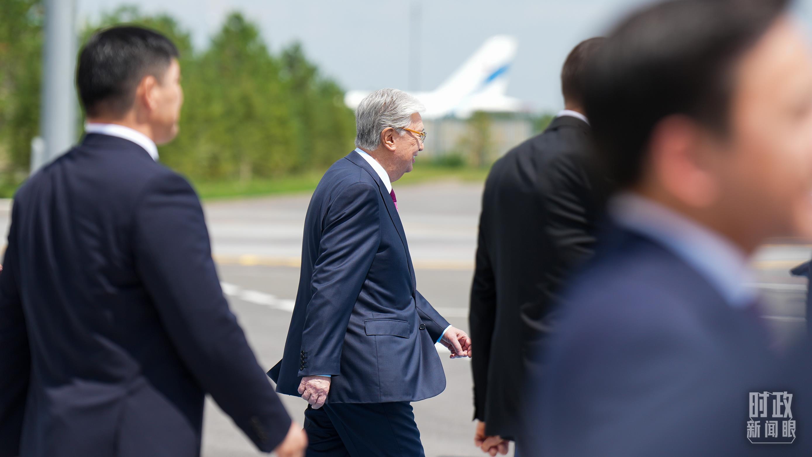 时政新闻眼丨习近平中亚之行第一天,擘画中哈全方位合作