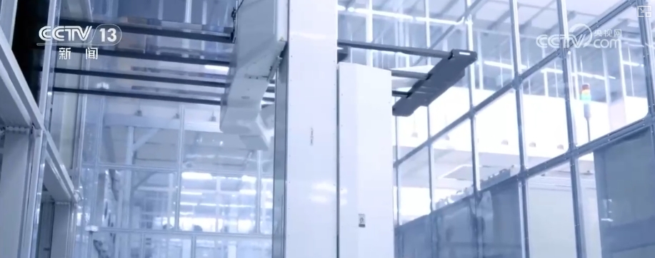 “屏”常可见从1到N“加速跑” “千锤百炼”锻造硬实力释放千亿级大市场