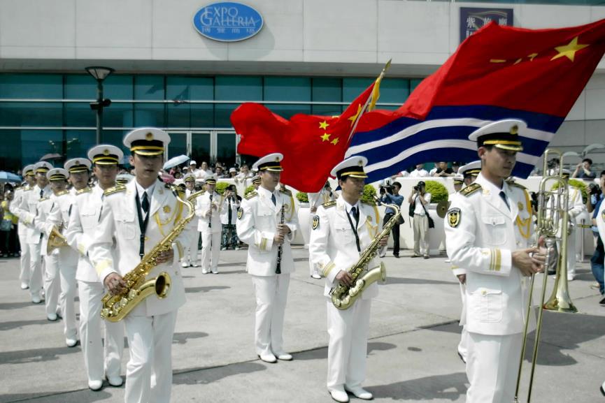 香江舰影：人民海军舰艇历次访港精彩瞬间