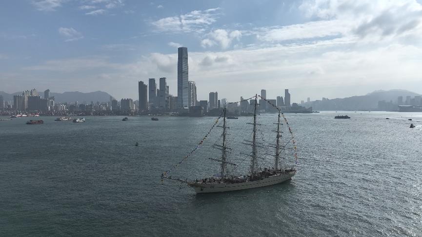 香江舰影：人民海军舰艇历次访港精彩瞬间