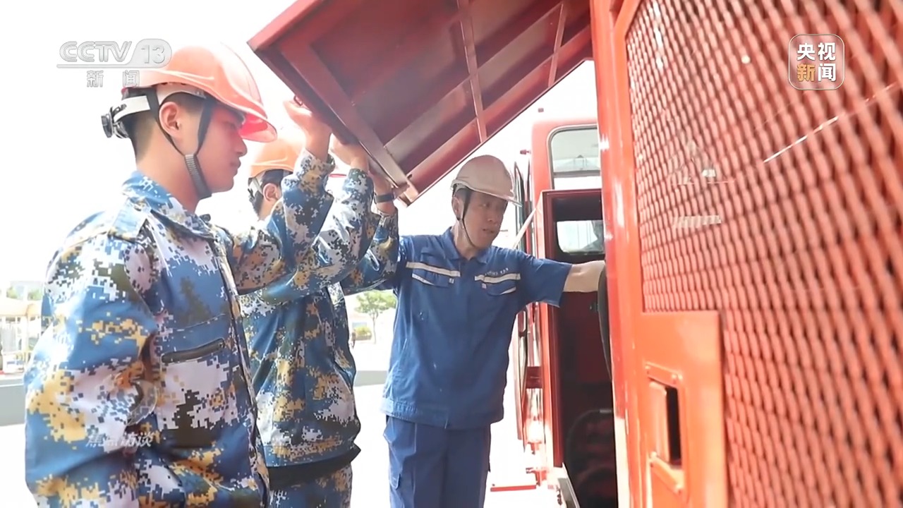 焦点访谈丨跨区域招聘、开设微专业……政校企协同发力破解就业难题