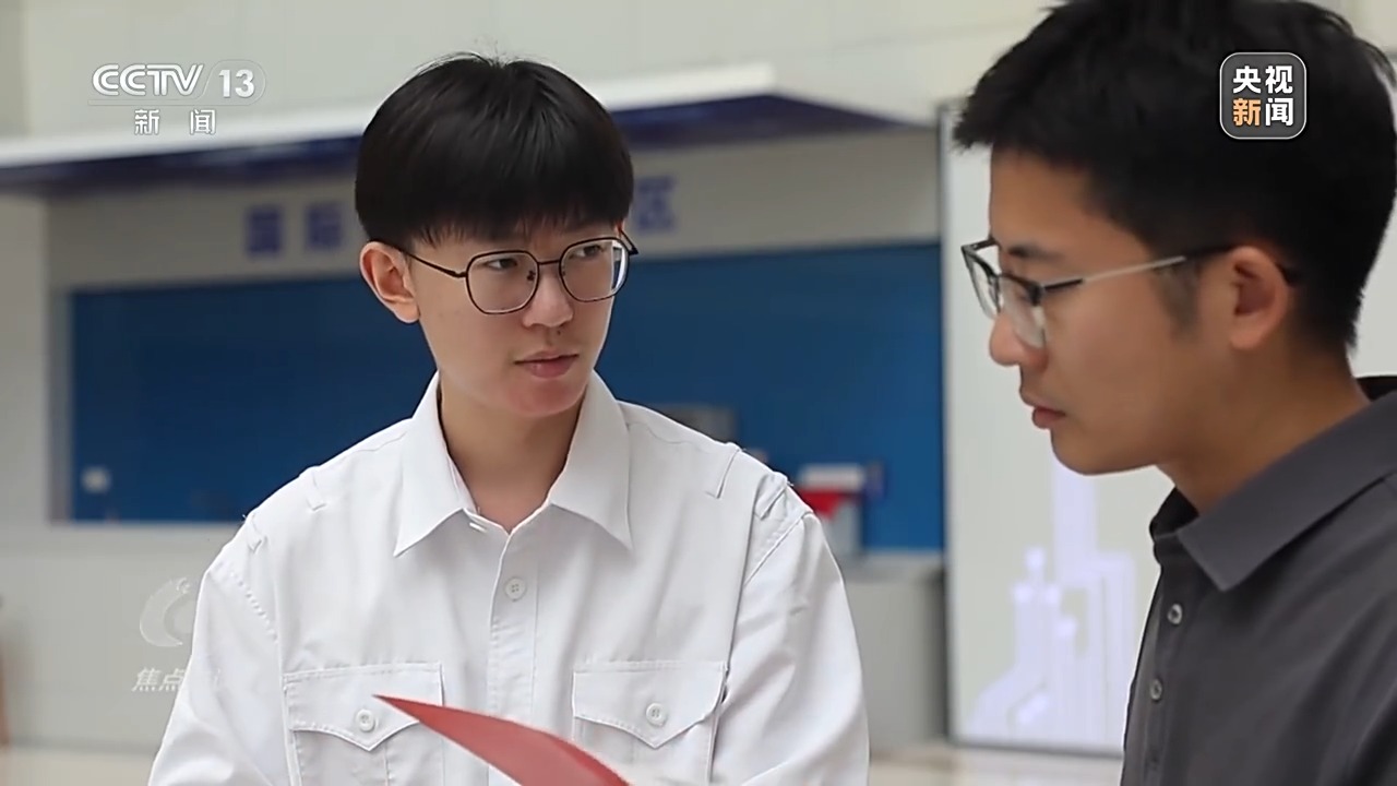 焦点访谈丨跨区域招聘、开设微专业……政校企协同发力破解就业难题