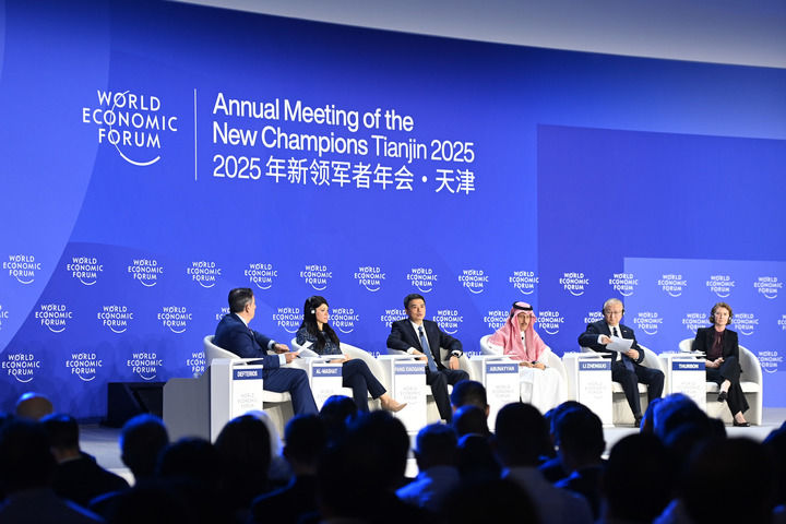 团结才能共赢 携手方可共进——中国以高水平对外开放为世界经济注入暖流