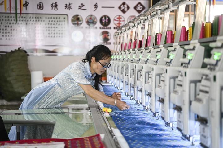 镜观·回响｜坚持以人为本 推进共同富裕