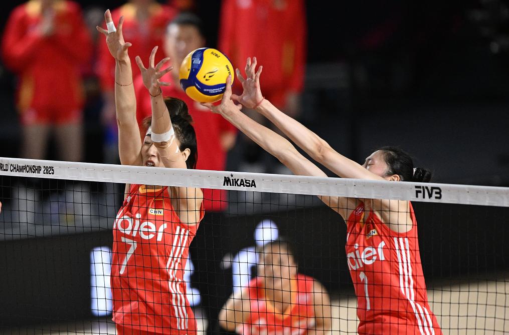 中国女排3:0完胜多米尼加队获得世锦赛F组头名