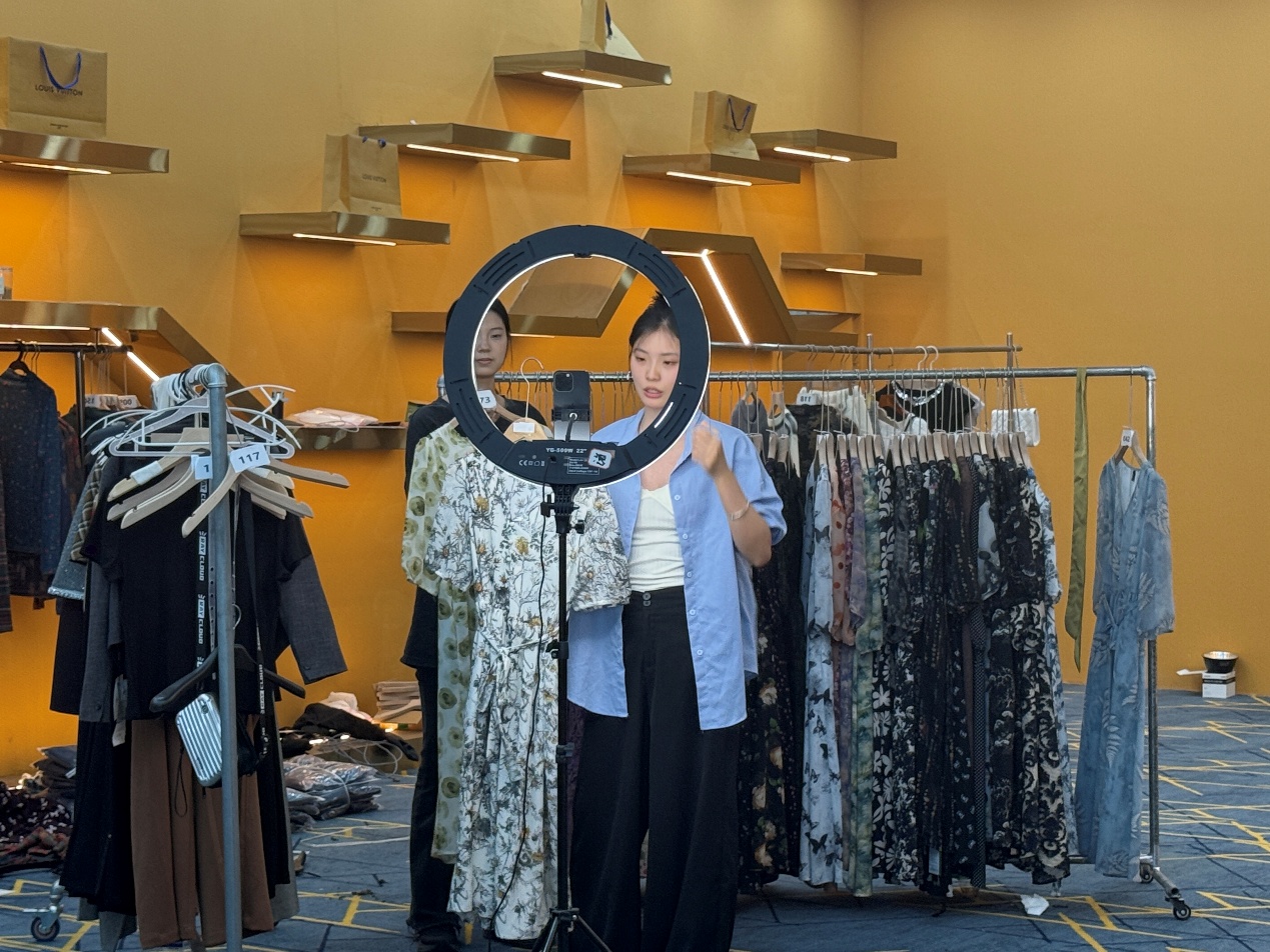 活力中国调研行 | 湖北天门:上万“服二代”,电商卖全球 活力中国调研行 | 湖北天门:上万“服二代”,电商卖全球