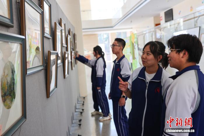 青海西宁：中小学生上好开学第一课