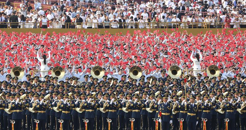 时政微观察丨铭记历史的时刻，必定被历史所铭记！