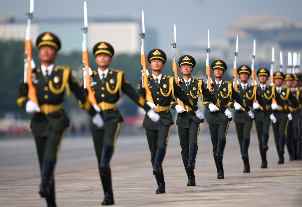 展国之威仪 铸军之荣耀——走近阅兵场上的仪仗兵