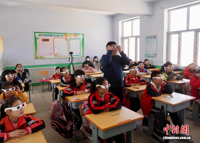 中国科学院空天院团队为基层小学开讲“航天之路”科学课