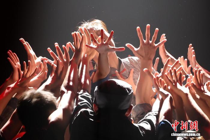 文艺志愿者走进东南大学绽放文艺之花