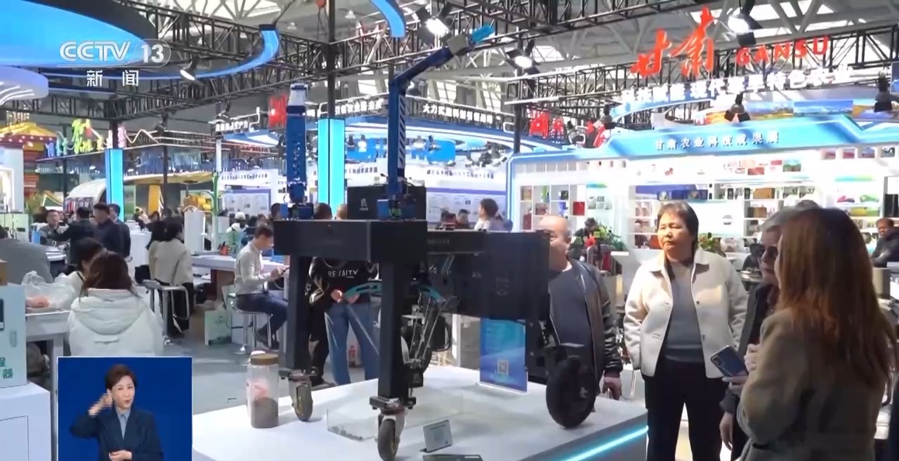 智慧农业装备集中亮相 “黑科技”为丰收保驾护航