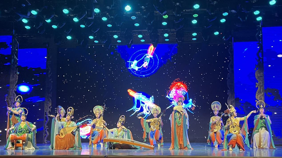 “何以中国丨壁画里的中国·当AI遇见小飞天”主题活动启动:科技赋能壁画新生 “何以中国丨壁画里的中国·当AI遇见小飞天”主题活动启动:科技赋能壁画新生