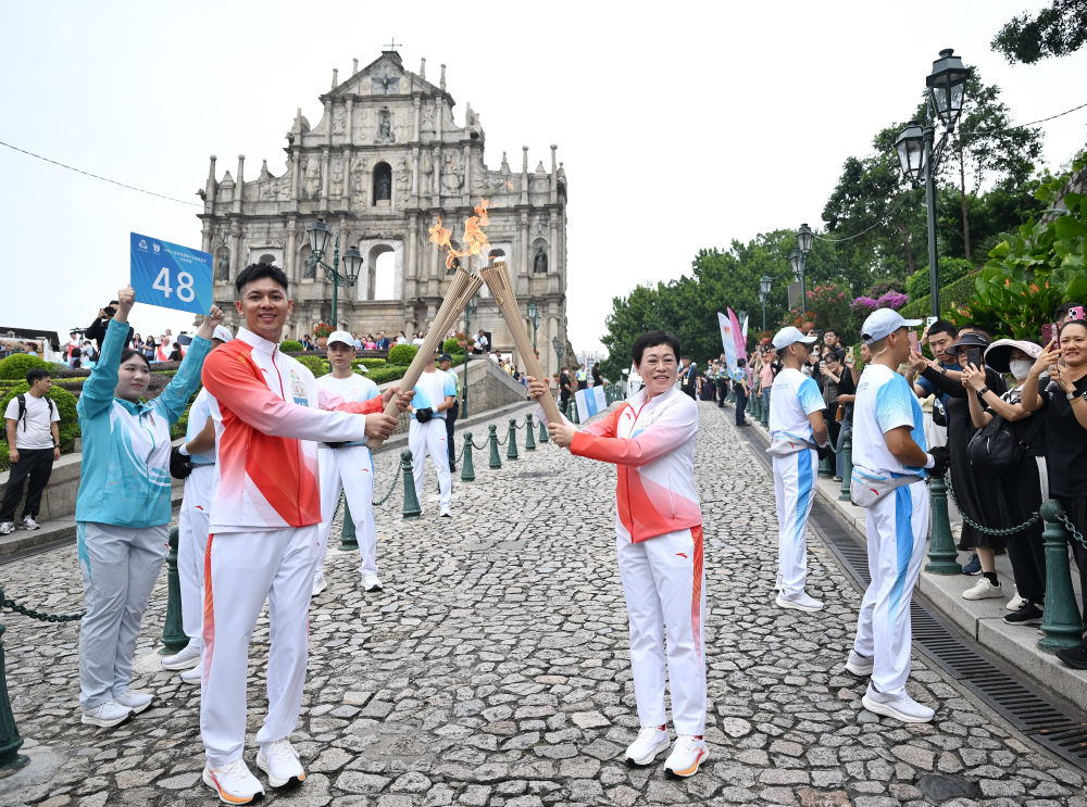 高清大图|三地联动四城同传!第十五届全运会火炬传递活动举行 高清大图|三地联动四城同传!第十五届全运会火炬传递活动举行