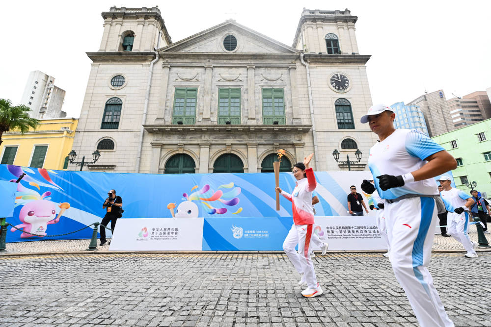 高清大图|三地联动四城同传!第十五届全运会火炬传递活动举行 高清大图|三地联动四城同传!第十五届全运会火炬传递活动举行