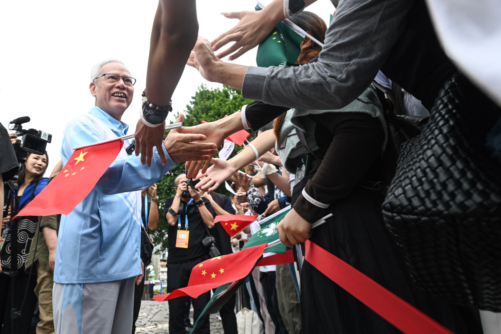 高清大图|三地联动四城同传!第十五届全运会火炬传递活动举行 高清大图|三地联动四城同传!第十五届全运会火炬传递活动举行