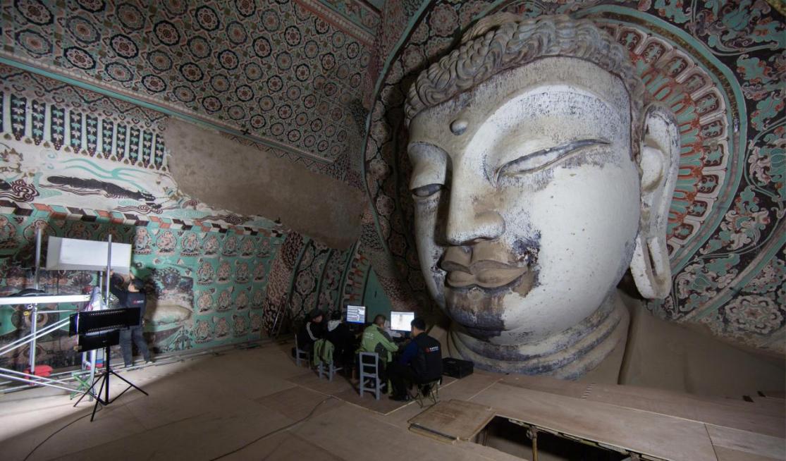 何以中国·壁画里的中国 | 为莫高窟赋予“数字生命” 让千年文化遗产“永生”