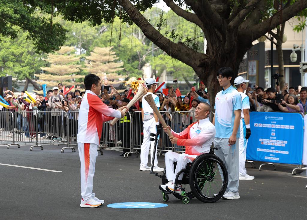 同心之火耀湾区——十五运会火炬传递活动侧记