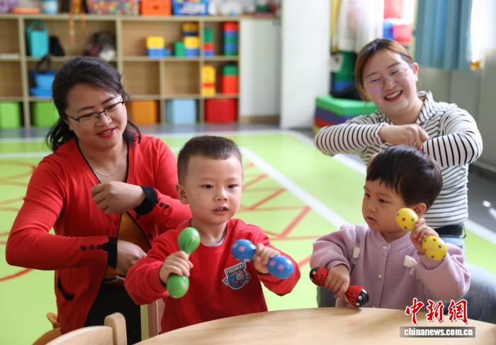 “嵌入式”托育服务托起“家门口”的幸福