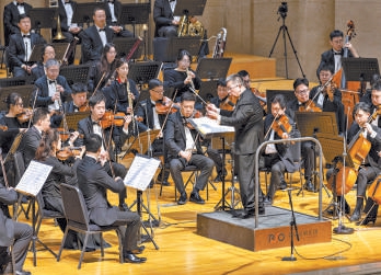 用多元音乐触摸古都脉搏