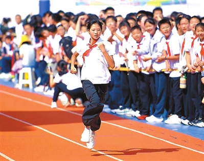 筑起学生成长的“健康地基”