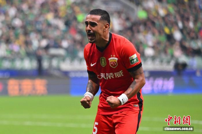 2025赛季中超联赛综述:争冠格局生变 小将崭露头角