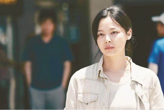 电影《日掛中天》:对复杂人性的冷峻审视 电影《日掛中天》:对复杂人性的冷峻审视