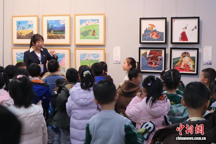 用图画书展现流光溢彩美祁连山