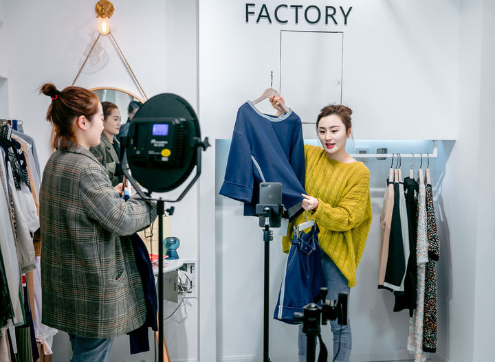 中国经济样本观察·县域样本篇|72小时定制羽绒服可交付！这座江苏小城如何引领国际时尚