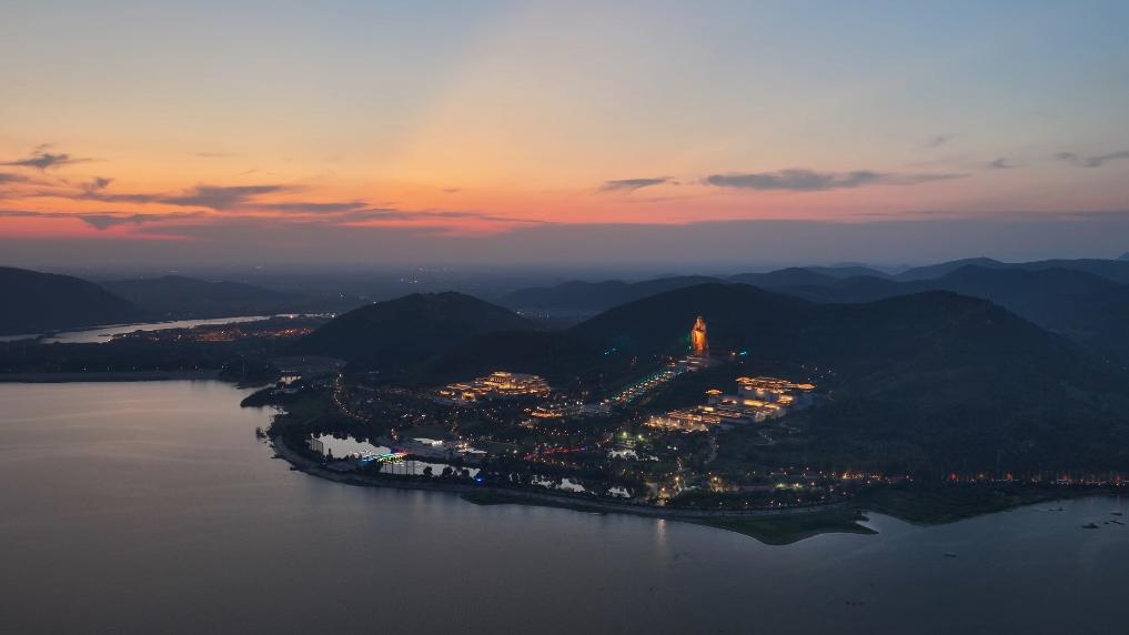 新华视点|文旅消费提质升级 多地经济焕发冬日新活力